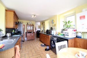 Kitchen/Diner- click for photo gallery